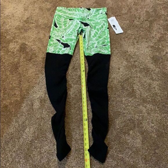 Alo yoga leggings. Palm Springs. NWT. Small - Picture 6 of 10